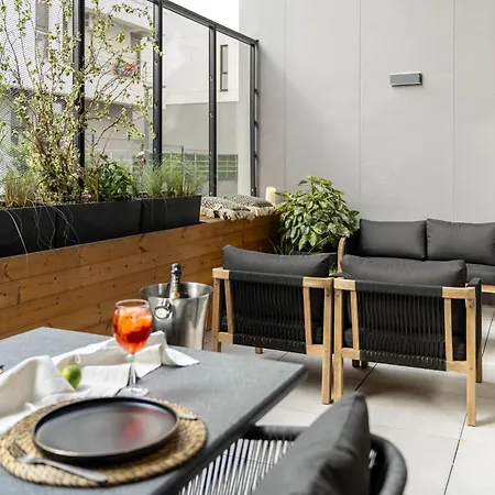 Win Herastrau - Luxury Jungle Vibes 2br - Private Parking Бухарест