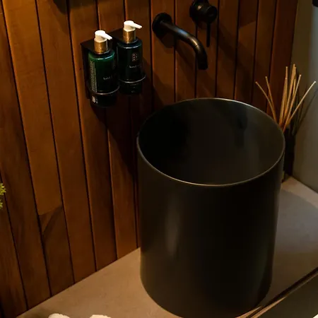 Win Herastrau - Luxury Jungle Vibes 2br - Private Parking * Bucharest