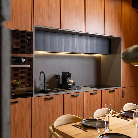 Win Herastrau - Luxury Jungle Vibes 2br - Private Parking * Bucharest