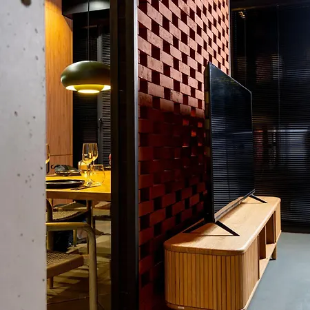 Win Herastrau - Luxury Jungle Vibes 2br - Private Parking Bucharest